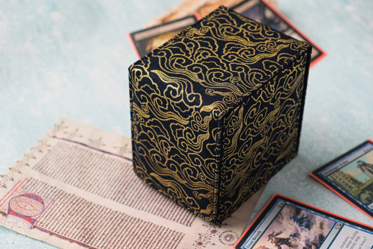 Geisha Kimono Deck box (Can fit 100+ cards) for EDH MTG Flesh and Blood Pokémon Vanguard Digimon One Piece
